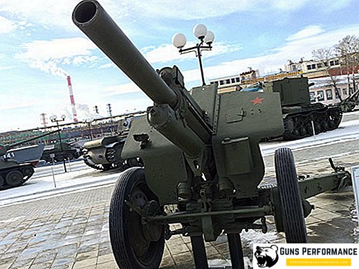 1938年のソビエト122 mmの分裂榴弾砲M-30  - ソビエト小銃の分裂の主な武器