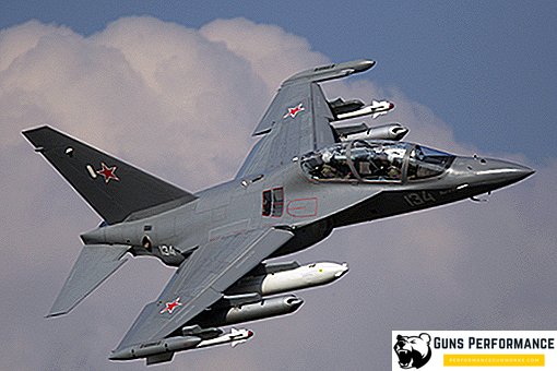 Aviões de treinamento de combate russo da nova geração Yak-130