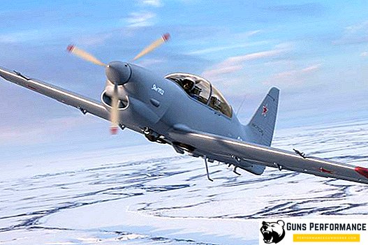 Aeronave de entrenamiento Yak-152: historia, descripción y características.
