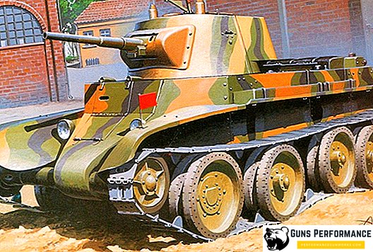 Tank Soviet seri BT 2, 5 dan 7: di trek dan di atas roda