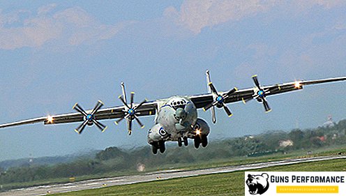 Vue d'ensemble de l'avion de transport militaire An-22 "Antey"