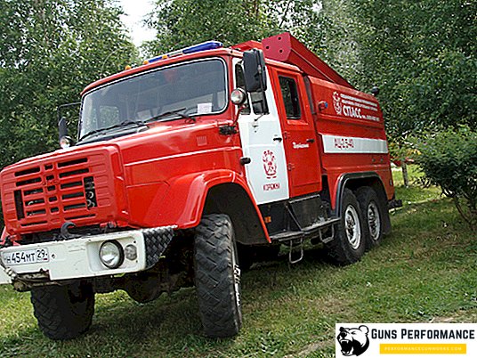 SUV de fabrication russe ZIL-4334