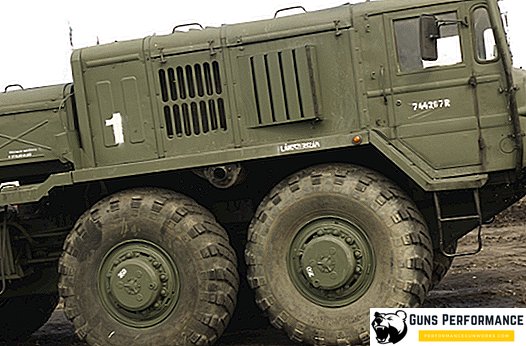 Zakladatel vojenských nákladních vozů - MAZ-537