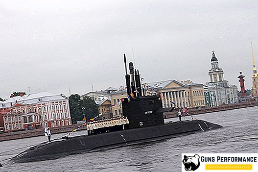 Proyecto 677: modernos submarinos diesel del tipo Lada.