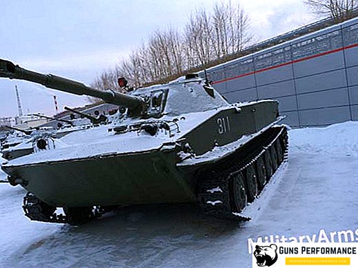 De eerste pannenkoek was geen forfaitaire - Sovjet lichte amfibische tank PT-76B