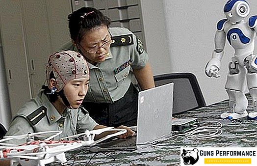 I soldati cinesi sono addestrati a controllare i robot