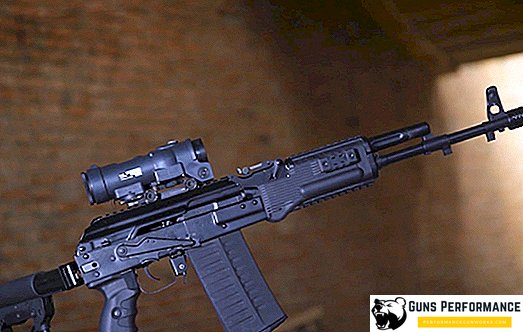 Koncerns "Kalashnikov" parādīja pasaules eksportam paredzēto šauteni